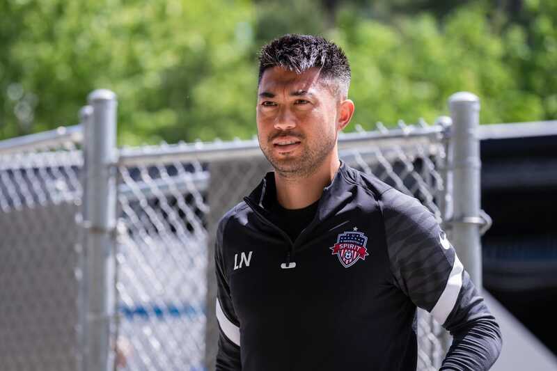 Lee Nguyễn trong vai trò trợ lý huấn luyện viên tại Seattle Reign FC
